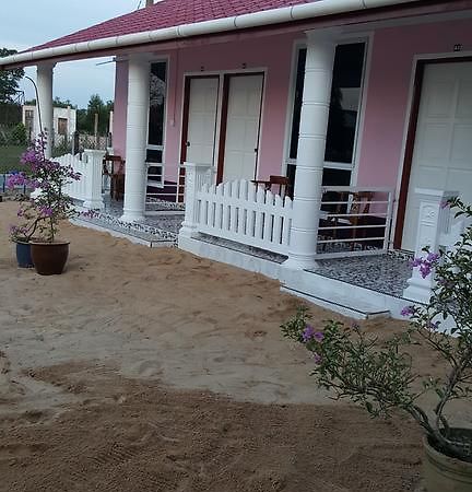 Iz Budget 2 Kampung Kuala Besut Extérieur photo